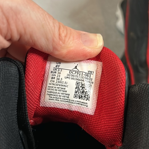 Nike Air Jordan Pro Strong Bred Black University Red DC7911-061 Kids Size 4Y - Picture 13 of 13